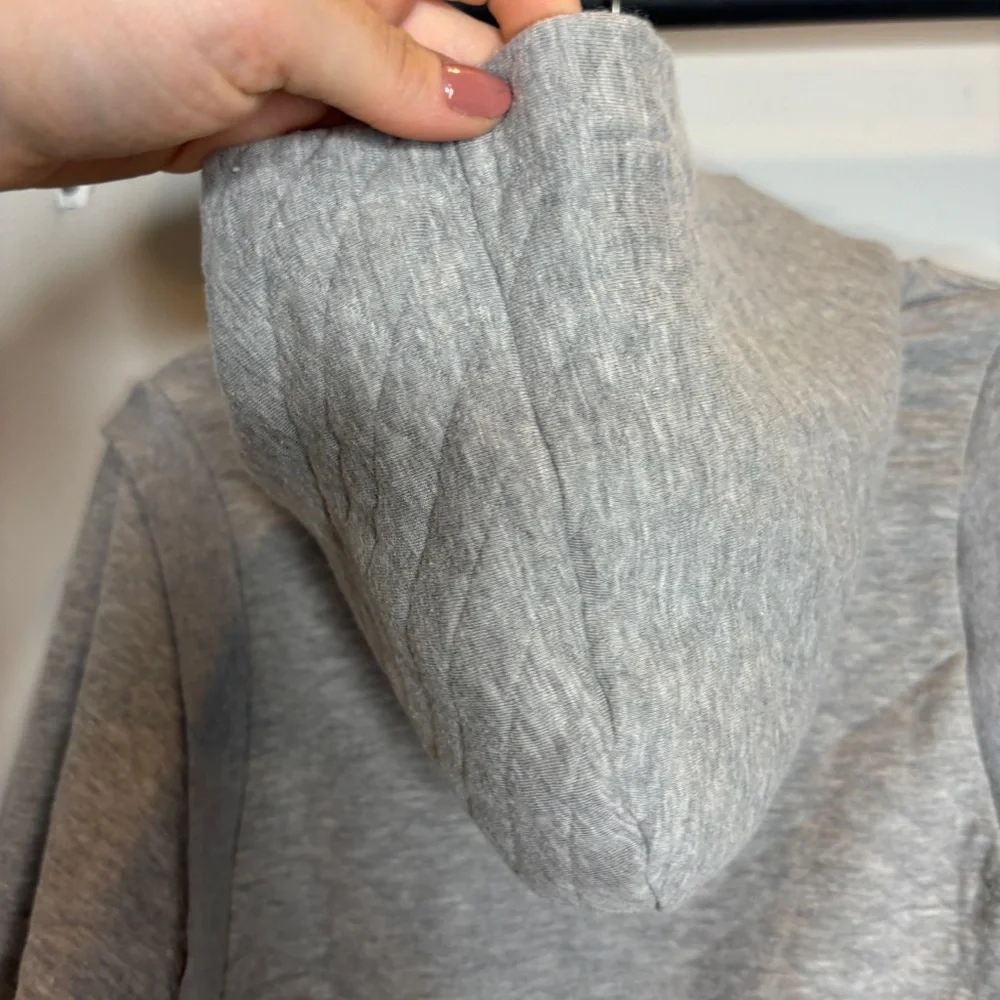 Alo Quilted Cropped Arena Hoodie Heather Grey SMALL